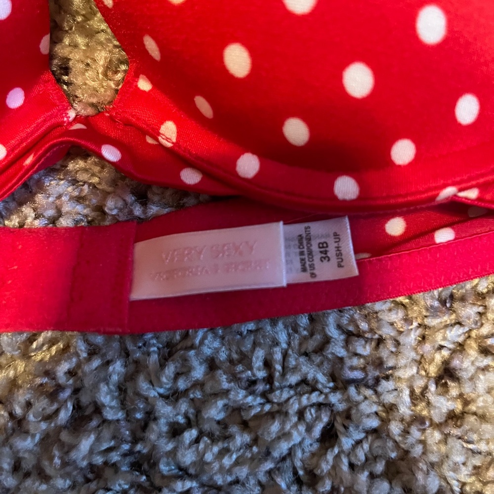 VS polka dot bra - Picture 2 of 3